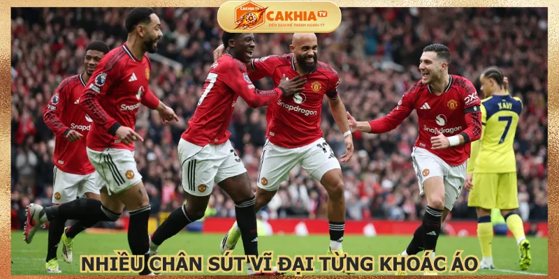 nhieu-chan-sut-vi-dai-tung-khoac-ao